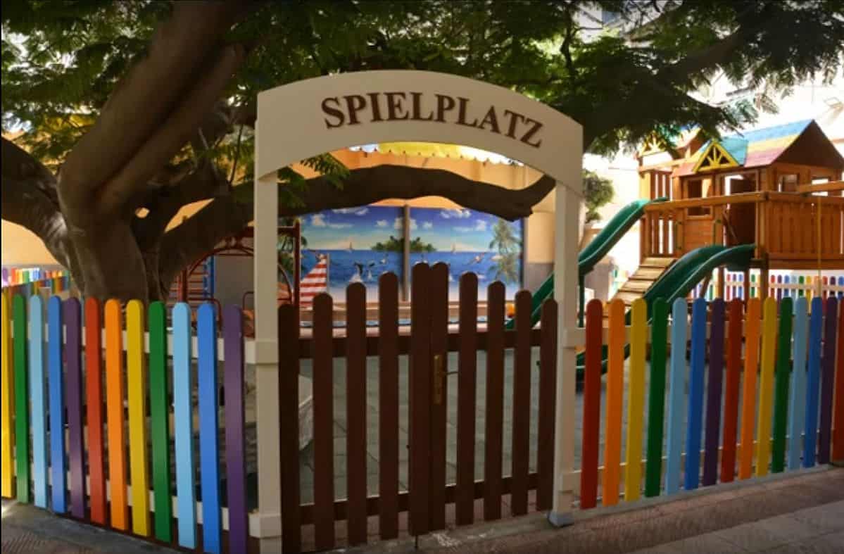 Eröffnung des neuen Spielplatzes