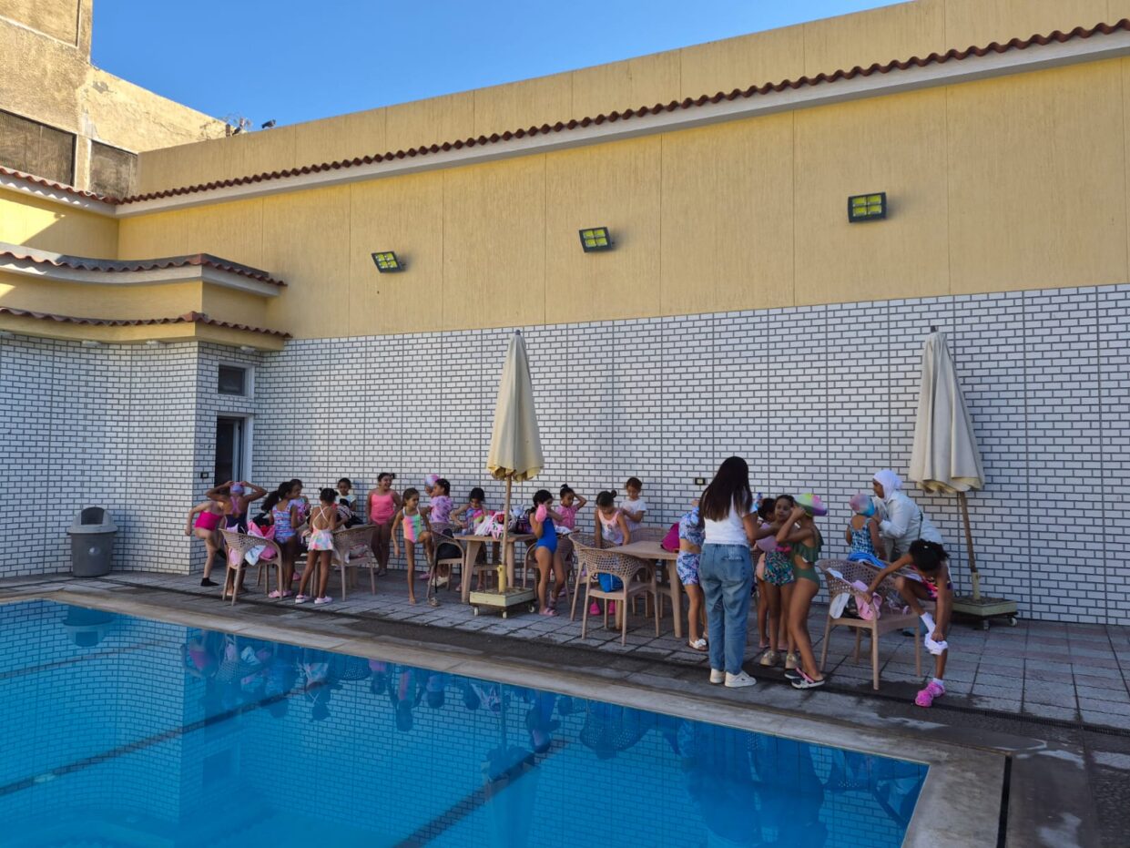 Schwimmunterricht an der DSBA im Schwimmbad der Saint Famille – Klasse 2a und 2b!